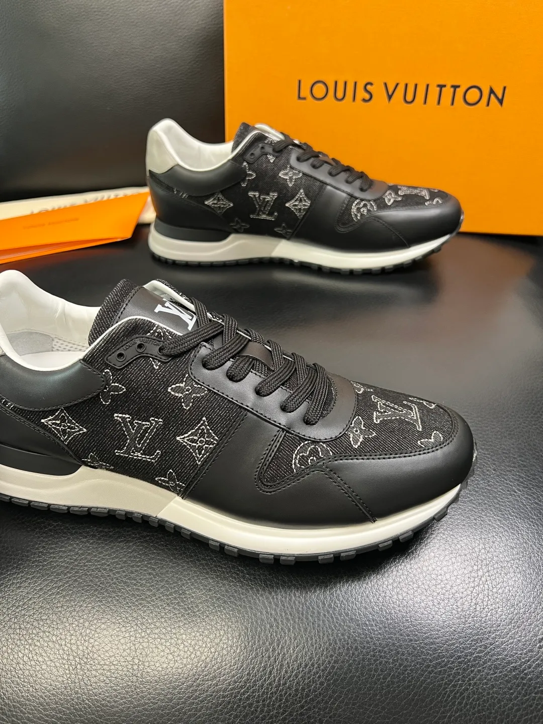 Men's shoes 💰740 Lv high quality top handicrafts Louis Vuitton, counters are equipped with the original factory, the uppers are imported from Italy, high-quality splicing colorful complex crafts, imported cowhide lining is soft and comfortable, soles: original soles specially provided by the original factory, T men's shoes 💰U exclusive movable molded soles are super comfortable, original factory single goods, code number 39-44 (customized 45)